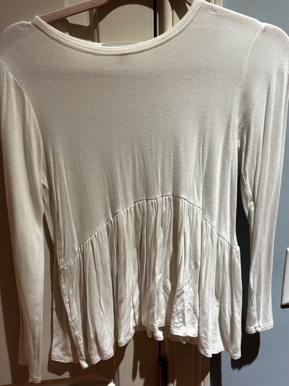 gaze Long-Sleeve Peplum Top in Cream